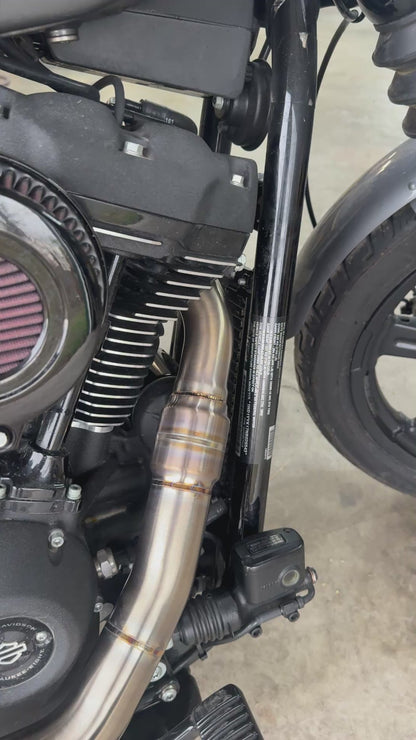 M8 softail 2-1 exhaust system